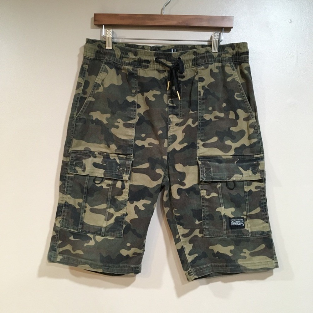 Akademiks Camo Cargo Shorts Mens L Green Streetwear Army Military Utility Grunge